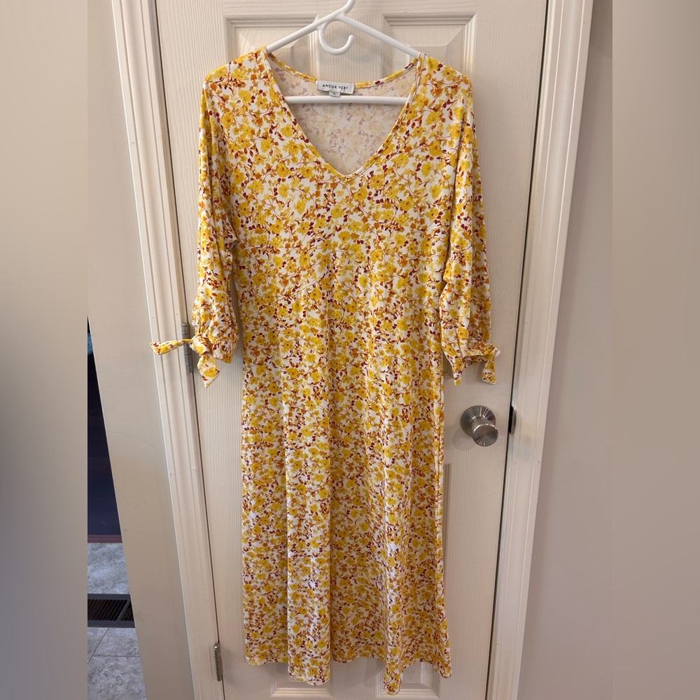 Amour Vert Yellow Floral V-Neck Maxi Dress